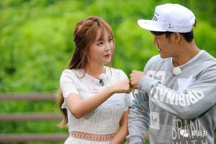 洪真英金钟国真的不能结婚吗?他们比心动的信号演出来的真多了!