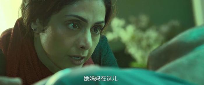 永远不要低估一个母亲的力量,为了孩子,她可以所向披靡!