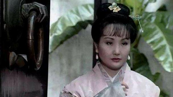 她是《新白娘子传奇》许仙姐姐年轻时清丽脱俗今这样