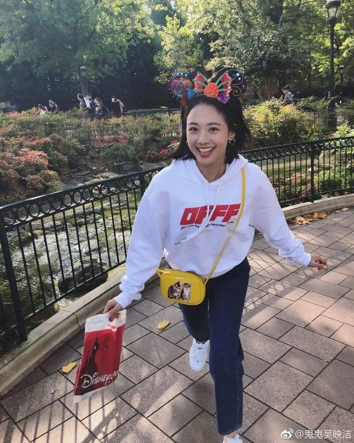 她16岁出道养家，被亲妈打到住院！只因没按时给家里打钱