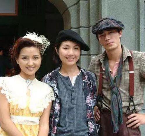 她16岁出道养家，被亲妈打到住院！只因没按时给家里打钱