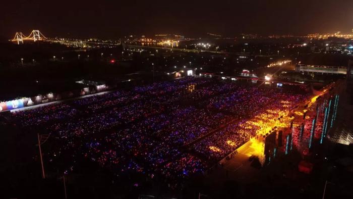 女王+到演唱会精彩回顾：“与你相遇，好幸运”