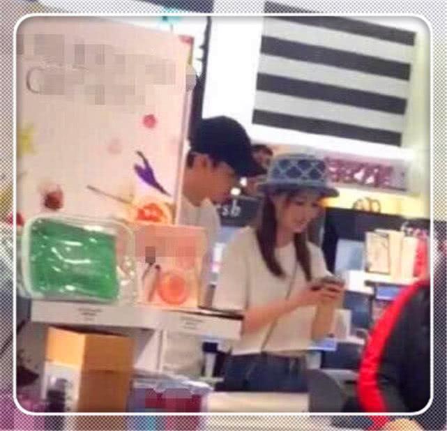 徐璐张铭恩恋情再添实锤！徐璐回国张铭恩亲自接机：男友力MAX