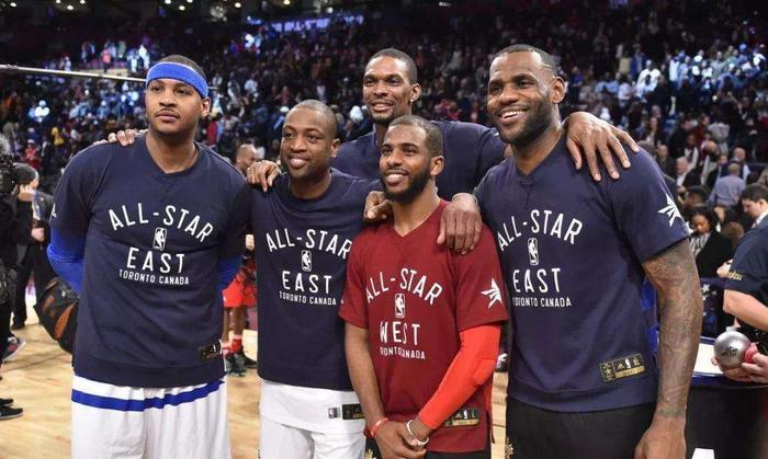 16年生涯，韦德薪水接近2亿，但在风尘四侠中略显“寒酸”