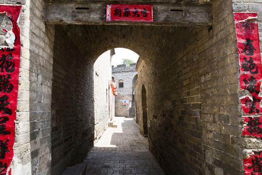 太行山麓中有座城堡式的古村落 郭峪古城