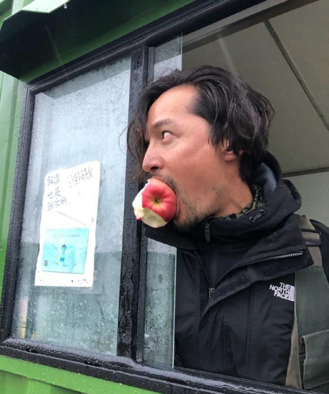 胡歌爆炸头惊到一众小伙伴，网友纷纷表示有颜值就是任性啊！