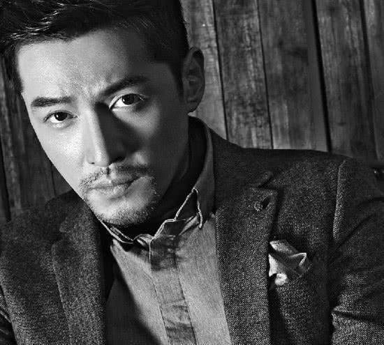 胡歌爆炸头惊到一众小伙伴，网友纷纷表示有颜值就是任性啊！