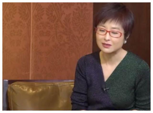 怀疑患上肺癌从央视辞职，曾经的金牌主持张泉灵，也“翻车”了