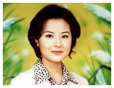 怀疑患上肺癌从央视辞职，曾经的金牌主持张泉灵，也“翻车”了