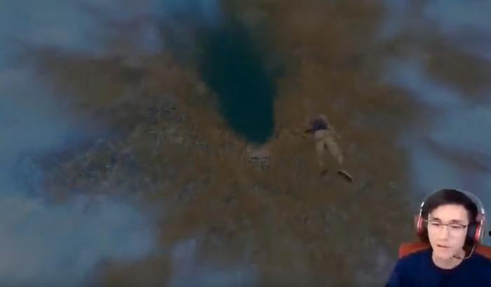 刺激战场：人红是非多，不求人再添开挂实锤？网友态度两极分化