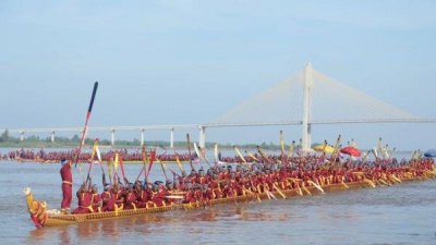 ​世界上最长的龙舟：全长87.3米，比肩自由女神像