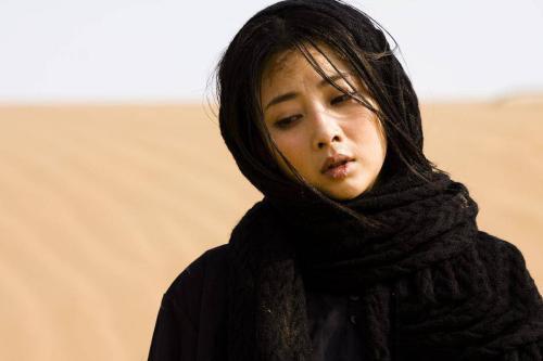 殷桃的坎坷情路：前夫入狱10年，后恋上李小冉前男友，今仍单身