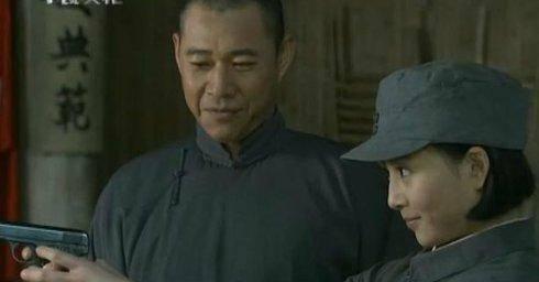 殷桃的坎坷情路：前夫入狱10年，后恋上李小冉前男友，今仍单身