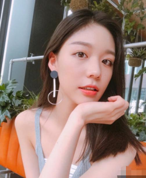 王一博恋情再添实锤！美合聊天头像曝光，男方曾表示恋爱不会公开