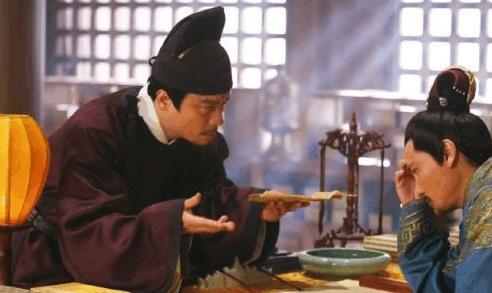 害死岳飞的秦桧下场如何? 生前极尽荣宠, 死后也安宁了很多年