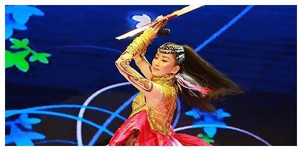 她曾在央视台公然假唱，差点“玩完”，四年后现状如何