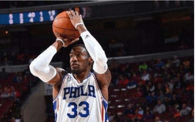 曾落选遭弃，3年打出8千万身价，续约少要2千万只为感恩