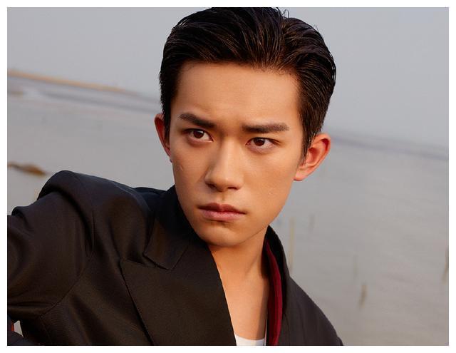 微博5大顶流超话排行:王一博垫底,肖战仅排第3,榜首厉害了!