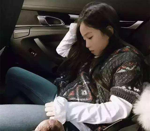 甜馨长大后的样子很美，高晓松的女儿，更是“整容式”长大！