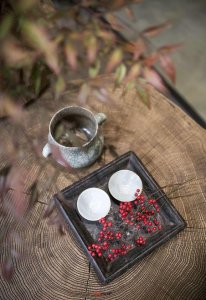 ​往后余生，风雪是你，平淡是你，清贫是你，荣华是你，心里温柔是你