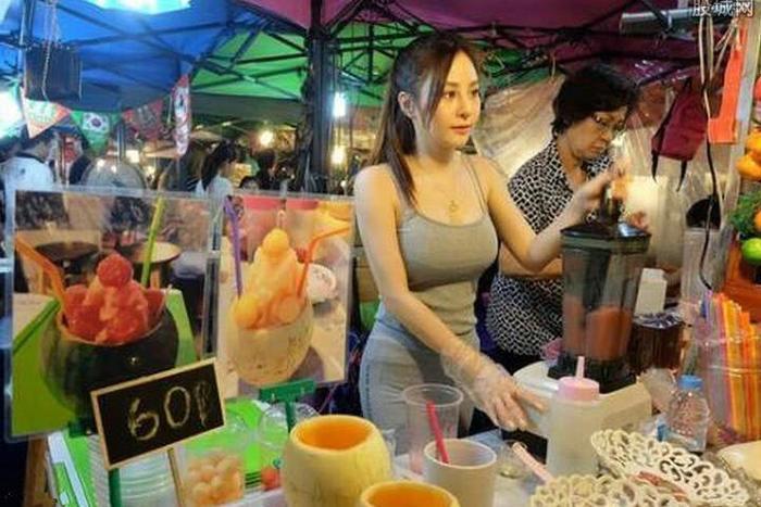 大长腿美女，泰国“果汁西施”性感迷人，她的果汁你想喝吗