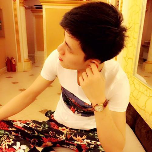 神豪帮阿哲豪刷，表示小损样和王小源连麦自己欠考虑！