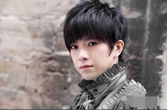 张芸京长发飘逸转变惊人,网友:假小子秒变女神了,女人味十足