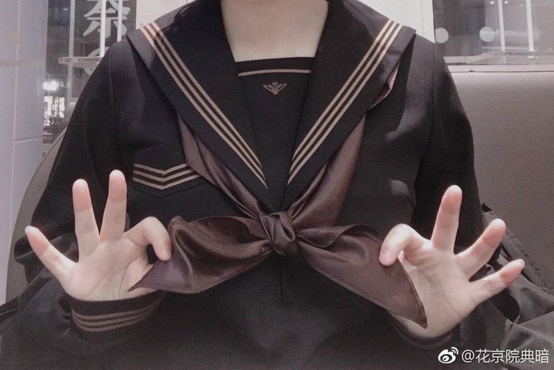 男人捏女人胳膊什么意思 男人捏女人胳膊代表什么 男人捏女人胳膊什么意思 男人捏女人胳膊代表什么