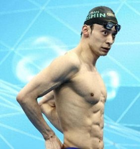 ​日本游泳传奇入江陵介：失冠泪洒赛场，勇敢直面，绽放第三光芒