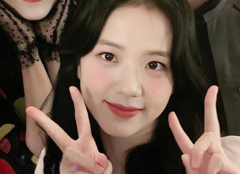 戚薇老公李承铉照片（戚薇坐在李承铉肩膀上）