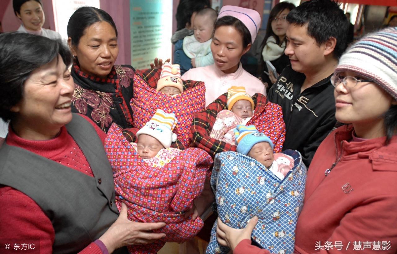 四胞胎15图，有人出生只有几百克，四兄弟一起当兵！