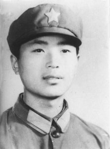 ​对越战争一等功臣，左腿被炸飞，拉响手雷同归于尽，年仅17岁