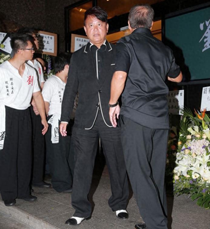 回首:黄飞鸿的徒曾孙刘家良的葬礼,九大门派前来追悼