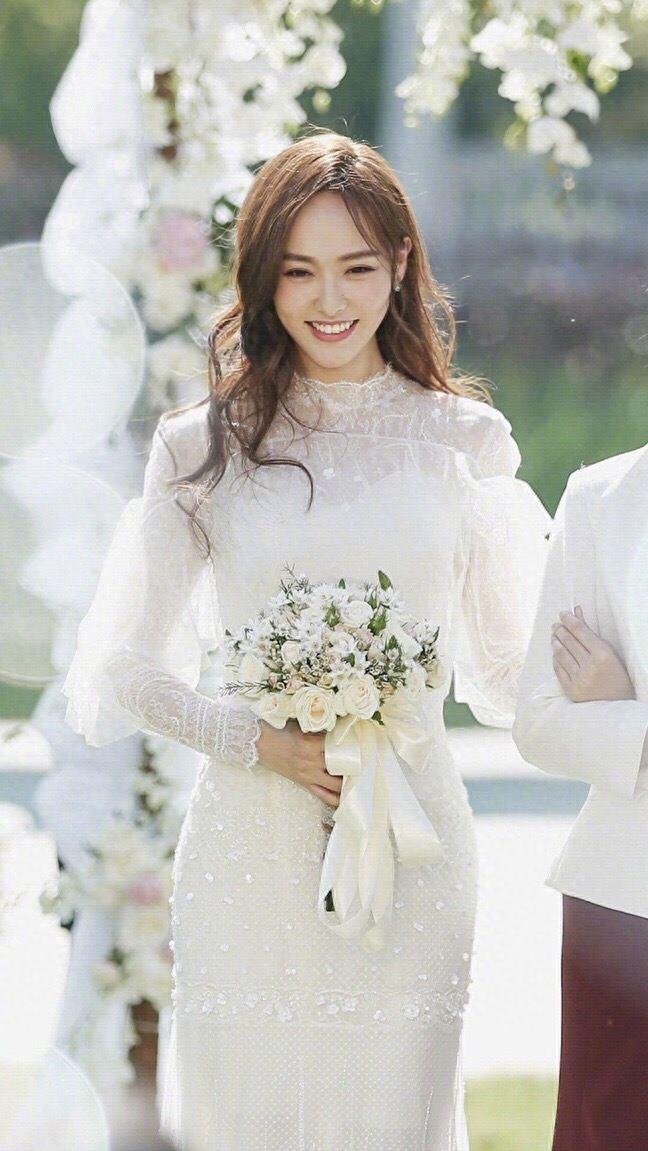 唐嫣婚纱照，穿上嫁衣的女人果然是最美的