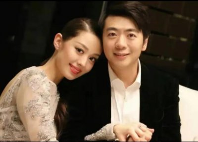 ​郎朗妻子身材傲人，生过孩子依旧迷人，两人生活十分甜蜜恩爱