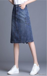 ​牛仔裙配什么样的鞋子好看？