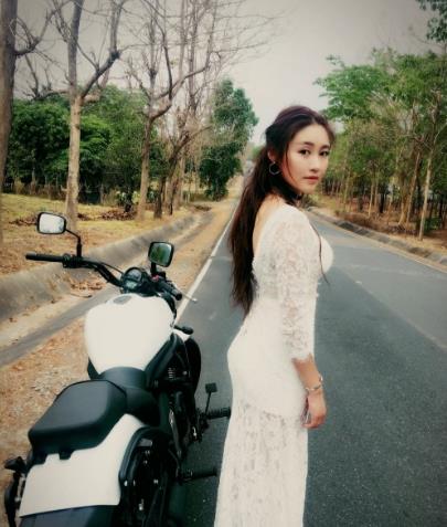 90后女艺人“腿腿”去世,死因心痛众说纷纭,陈翔惋惜粉丝泪别