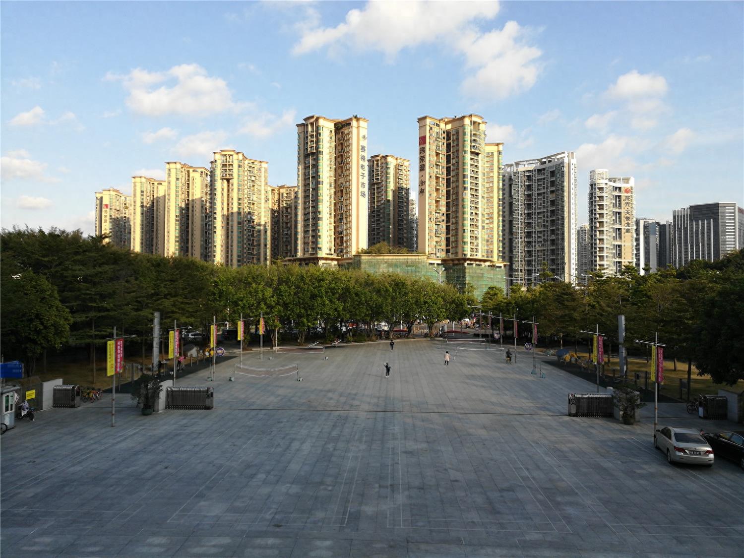 实拍深圳：宝安体育馆，规模广东第二，深圳市最大体育馆