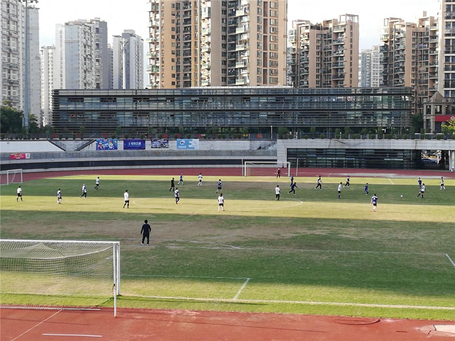 实拍深圳：宝安体育馆，规模广东第二，深圳市最大体育馆