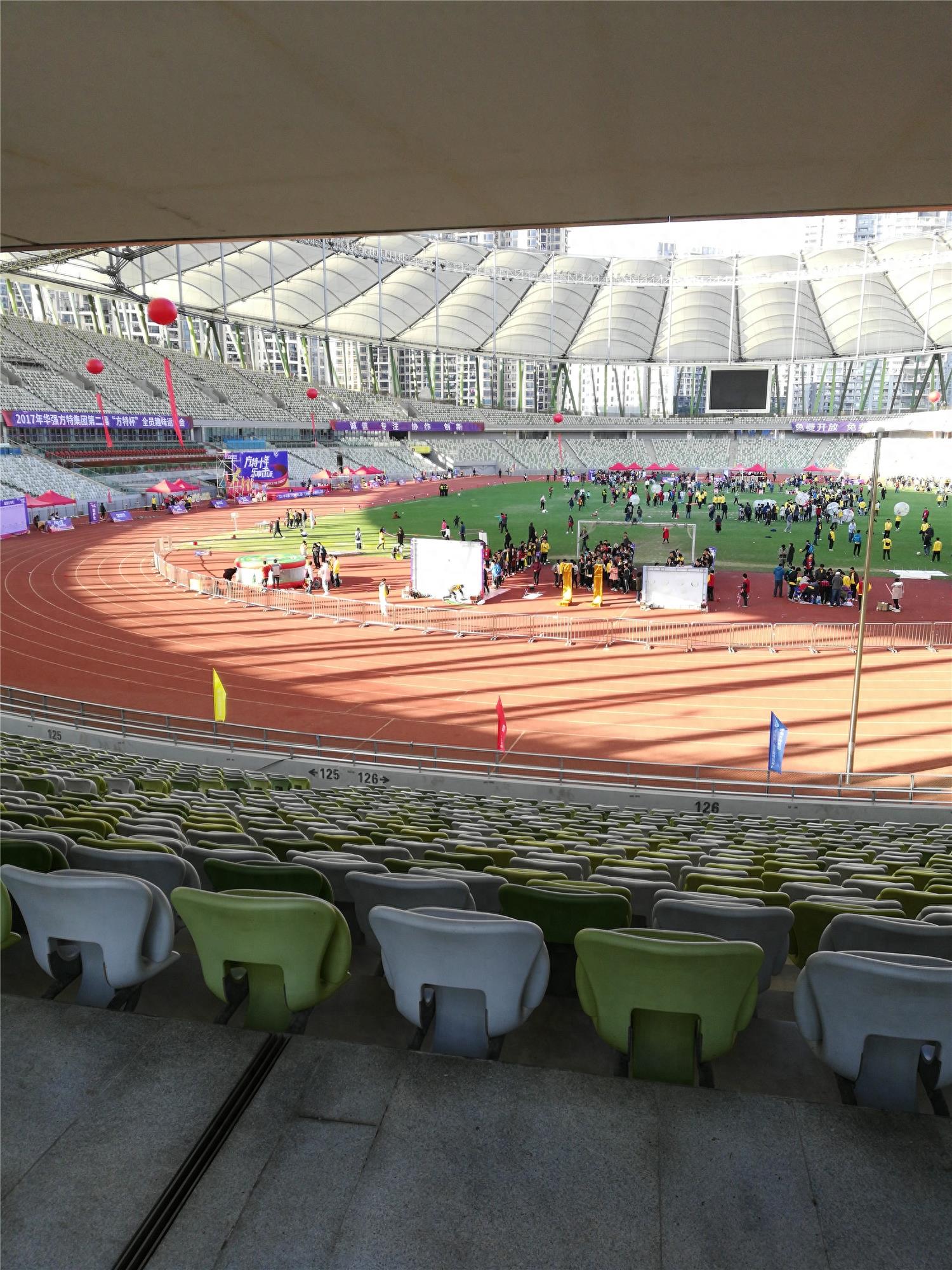 实拍深圳：宝安体育馆，规模广东第二，深圳市最大体育馆