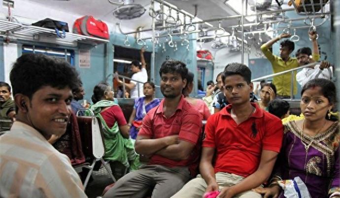 这才是真实的印度火车，和我们想象的不一样