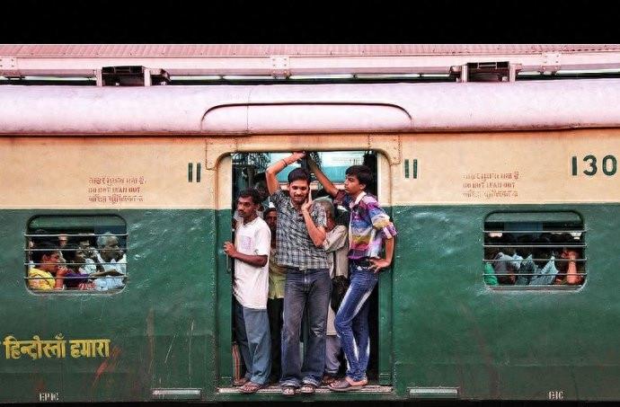 这才是真实的印度火车，和我们想象的不一样