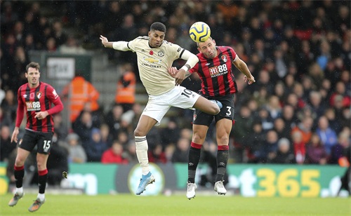 足球——英超:伯恩茅斯胜曼联