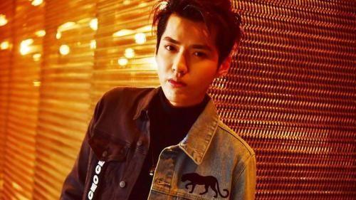 同为“归国四子”,为何张艺兴被夸努力,吴亦凡人气却大不如前?