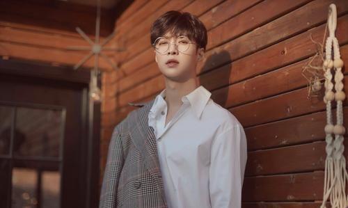 同为“归国四子”,为何张艺兴被夸努力,吴亦凡人气却大不如前?