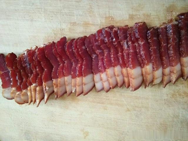 炒蒜苔时，千万不要直接下锅炒！多加这1步，蒜苔香脆，更加入味