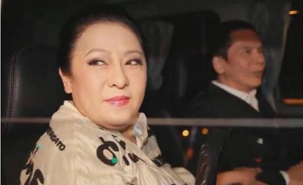 当年刘德华负债4000万, 这个女人帮了他, 如今华仔这样报答！