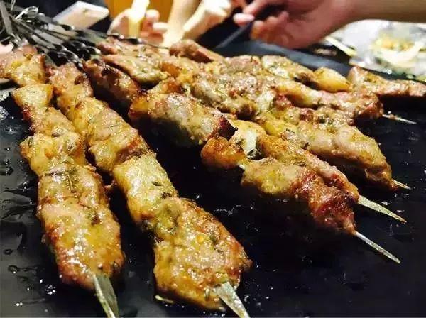 成都最出名的九大夜市,据说吃过五家以上才算得上资深吃货