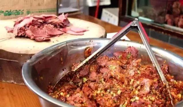 成都最出名的九大夜市,据说吃过五家以上才算得上资深吃货