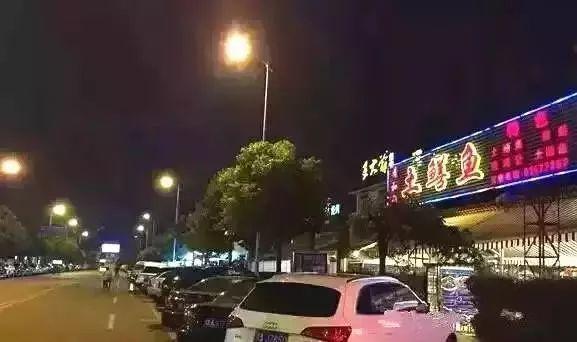 成都最出名的九大夜市,据说吃过五家以上才算得上资深吃货